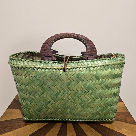Vintage Boho Island Woven Wicker Bag Purse Rattan Green Wood Handle Beach Hippie - Picture 5 of 15